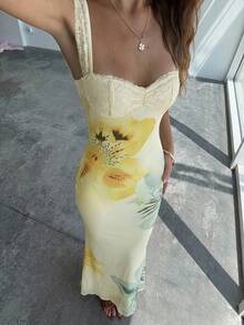 Aloruh 新款浪漫黄色渐变花卉网纱印花紧身弹力性感露背连衣裙，饰有蕾丝边 - 淡黃色 - 查看 3