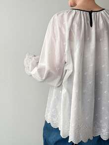 FRIFUL 女士纯色棉质休闲宽松衬衫，领口、下摆和袖口采用撞色滚边设计 - 白色 - 查看 8