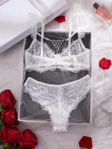 2pcs White Romantic Lace Bridal Lingerie Set - Sexy Sheer Bra With Diamond Pendant - White - View 2