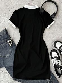 SHEIN 少女撞色 Polo 领罗纹针织修身迷你连衣裙，字母印花 - 黑與白 - 查看 2