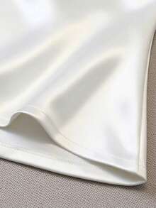 SHEIN Franclia 女士休闲优雅白色缎面短袖上衣，不对称领口设计，丝滑夏季女式上衣，适合日常穿着/度假/约会/办公场合，春季、情人节、派对等场合皆宜，尽显优雅气质。 - 白色 - 查看 8