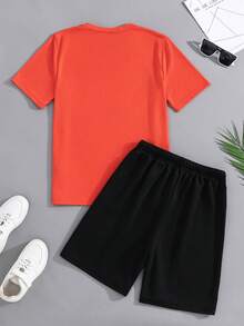 SHEIN 2件套青少年男童休闲可爱卡通熊印花短袖T恤和黑色短裤套装，舒适百搭，适合日常穿着、上学、郊游、户外活动、音乐节、假期、海滩度假、夏季、春夏穿着。 - 橘色 - 查看 7