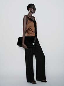 Lumivelle 女士V领蕾丝可调节肩带深棕色撞色黑色蕾丝吊带衫 - 棕色 - 查看 7