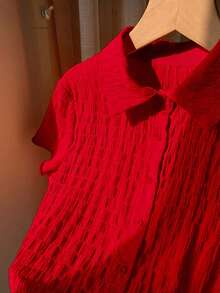 SHEIN Chemise de navettage rouge texturée, confortable et minimaliste pour jeune fille avec col