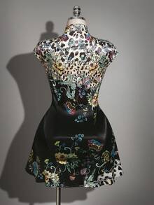 SHEIN ICON Đầm sườn xám dáng chữ A ôm sát, cổ giọt nước, khoét rỗng, kiểu retro Y2K, chất liệu satin, cỡ lớn. - Nhiều màu - Xem 3