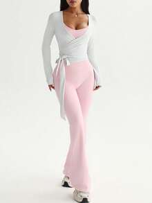 Sovereign Charm 三件套女士运动套装，包括长袖T恤、可调节吊带背心和高腰喇叭裤，适合日常休闲穿着、跑步、瑜伽、健身、网球等各种运动，四季皆宜。 - 彩色 - 查看 5