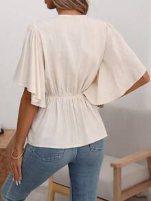 EMERY ROSE 女士纯色亚麻V领纽扣装饰鱼尾下摆泡泡袖衬衫，杏色，优雅复古法式风格，适合办公室、通勤、商务、休闲、度假、下午茶、街头等场合，简约百搭，展现澳洲休闲、波西米亚风情，日常休闲，春夏新款 - 杏色 - 查看 2