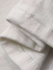 DAZY Women's Elegant White Contrast Embroidery Pattern Flare Jeans, Spring/Summer