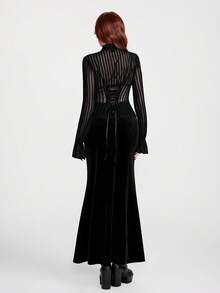 Breakform 女士哥特式性感优雅蕾丝拼接系领条纹植绒网纱长袖喇叭袖口可调节抽绳修身衬衫 - 黑色 - 查看 2