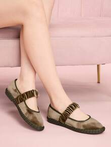 CUCCOO DOLLMOD Zapatos planos de estilo Mary Jane de terciopelo plisado elástico naranja brillante, elegantes y cómodos para mujer - Caqui / Verde - Ver 3