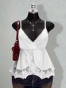 SHEIN ICON 女士加大码复古性感优雅基础休闲都市现代时尚个性化情人节V领拼接蕾丝边白色修身吊带背心 - 白色 - 查看 1