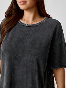 Solflare 春夏新款休闲套装，适合外出、日常穿着、派对、音乐节、返校、毕业典礼、度假、婚礼、街头风、运动等场合。宽松短袖T恤搭配紧身七分裤，黑色水洗雪花针织面料，大码两件套。 - 黑色 - 查看 7