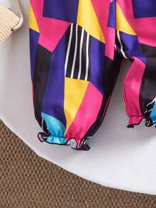 SHEIN 这款女婴可爱百搭的休闲连体衣采用菱形图案设计，非常适合日常穿着、生日派对、聚会、演出、婚礼、洗礼、开幕式、室内外活动、运动、玩耍、派对、拍照、度假和节假日穿着。是春夏季节的理想之选。 - 彩色 - 查看 4