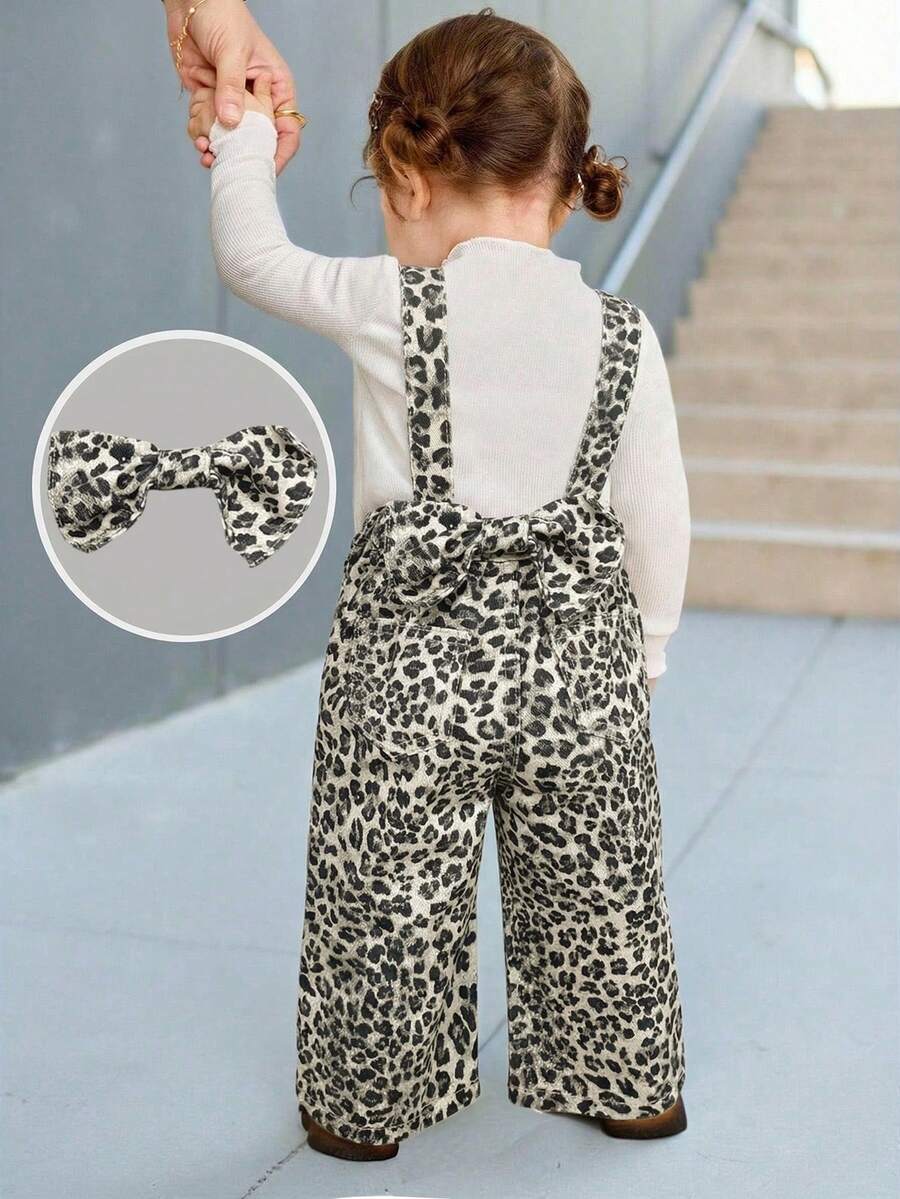 SHEIN Peto de mezclilla de corte holgado con estampado de leopardo y decoración de lazo para bebé niña - Multicolor - Ver 1