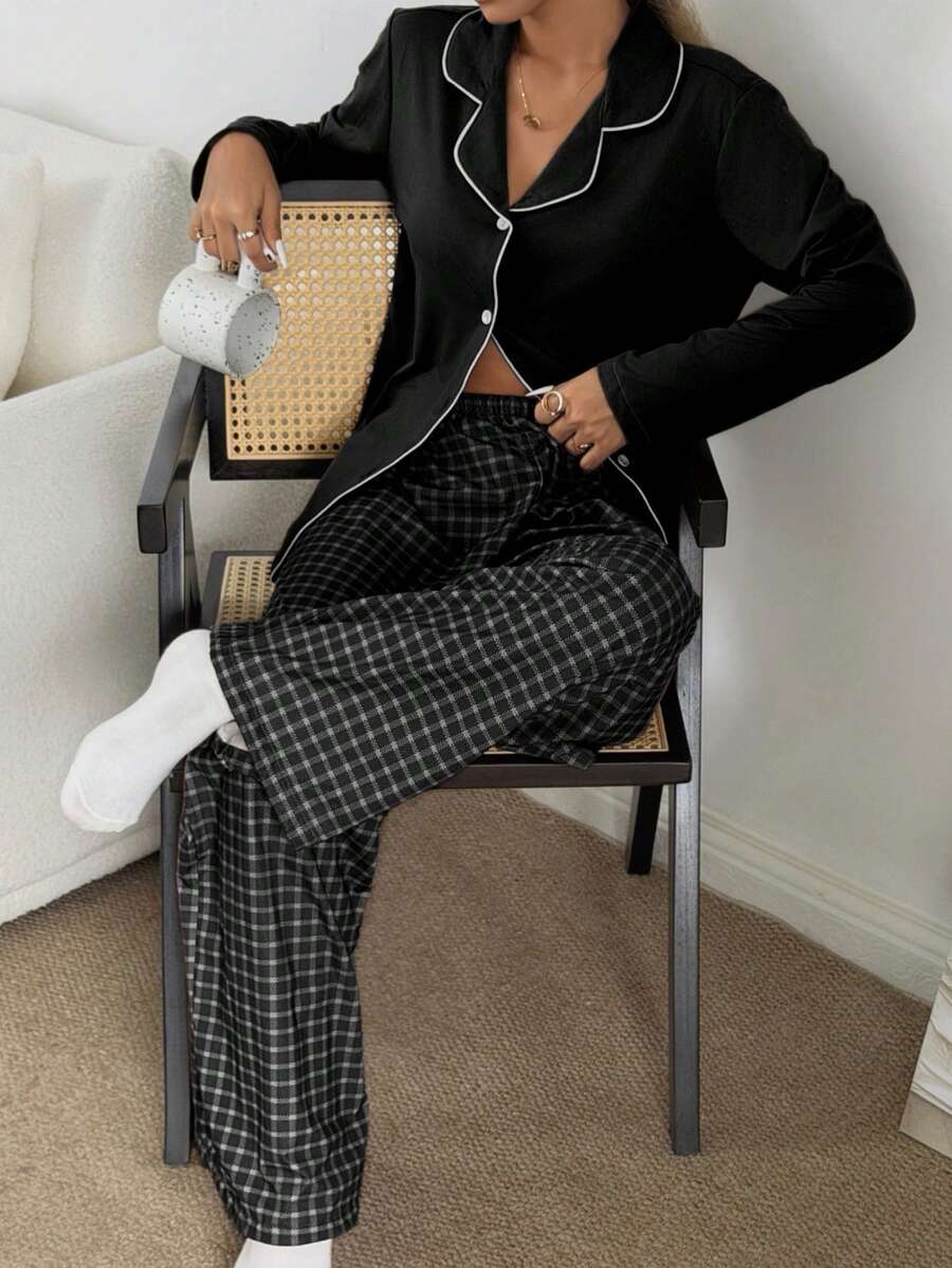 Dream Adore Conjunto de pijama a cuadros con cuello y decoración de botones para mujer de Doze Lane - Negro - Ver 1