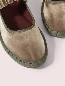 CUCCOO DOLLMOD Zapatos planos de estilo Mary Jane de terciopelo plisado elástico naranja brillante, elegantes y cómodos para mujer - Caqui / Verde - Ver 7