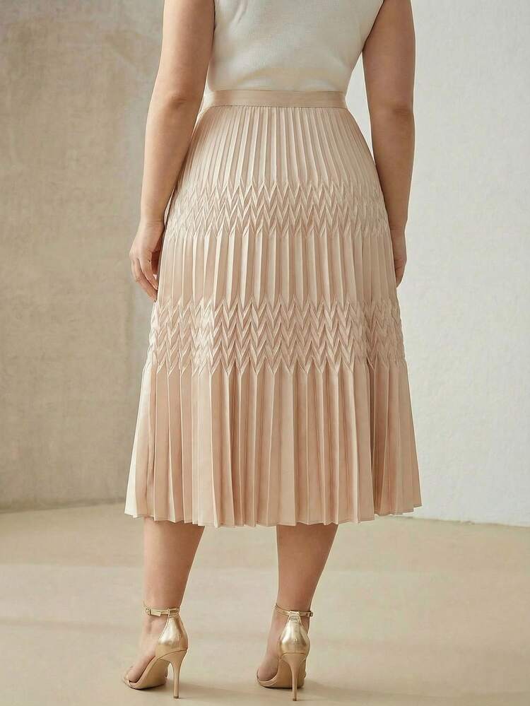 SAIA DE CETIM PLISSADA ASSIMÉTRICA PLUS SIZE, PRIMAVERA/VERÃO