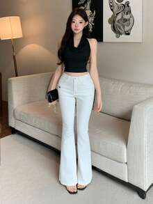 DAZY Women's Elegant White Contrast Embroidery Pattern Flare Jeans, Spring/Summer