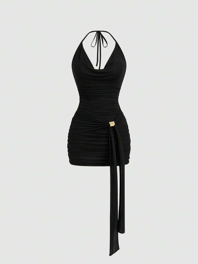 Sweetra Robe ajustée dos nu avec encolure drapée sexy style Y2K, boucle métallique, garniture plissée à volants, couleur unie - Noir - Voir 1