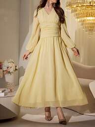 Modelyn 复古V领褶皱腰身长袖杏色连衣裙