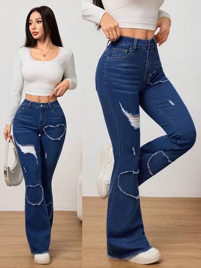 SHEIN PETITE Jeans de pierna acampanada con aplicaciones de corazón bordadas, diseño lavado y desgastado, para mujer en primavera y verano, ideal para el Día de San Valentín