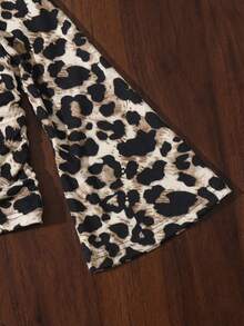 SHEIN Young Girls' Fashionable Fitted Casual Round Neck Ruffle Flare Sleeve Long Sleeve T-Shirt, Suitable For School, Christmas, Halloween, Daily Wear, New Year Party, Autumn/Winter, Matching Sister Outfit - Multicolor - View 3