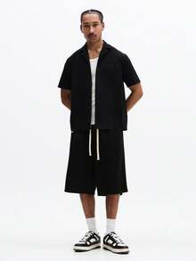 SUMWON Camisa casual de verano de manga corta con cuello Revere, ajuste delgado, con gráficos tonales, estilo contemporáneo, uso diario, ajuste clásico y liso para hombres - Azul Marino - Ver 3