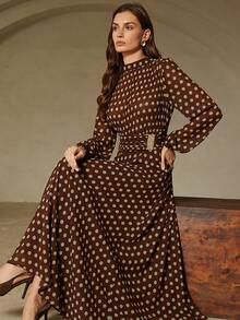 Aveloria Rosie 优雅波点飘逸连衣裙，金属腰带，胸部褶裥设计，长袖 - 彩色 - 查看 1