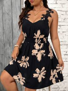 SHEIN Frenchy Đầm ngắn dáng chữ A thắt eo, họa tiết hoa, cỡ lớn, thích hợp cho kỳ nghỉ, thường ngày. - màu đen - Xem 4