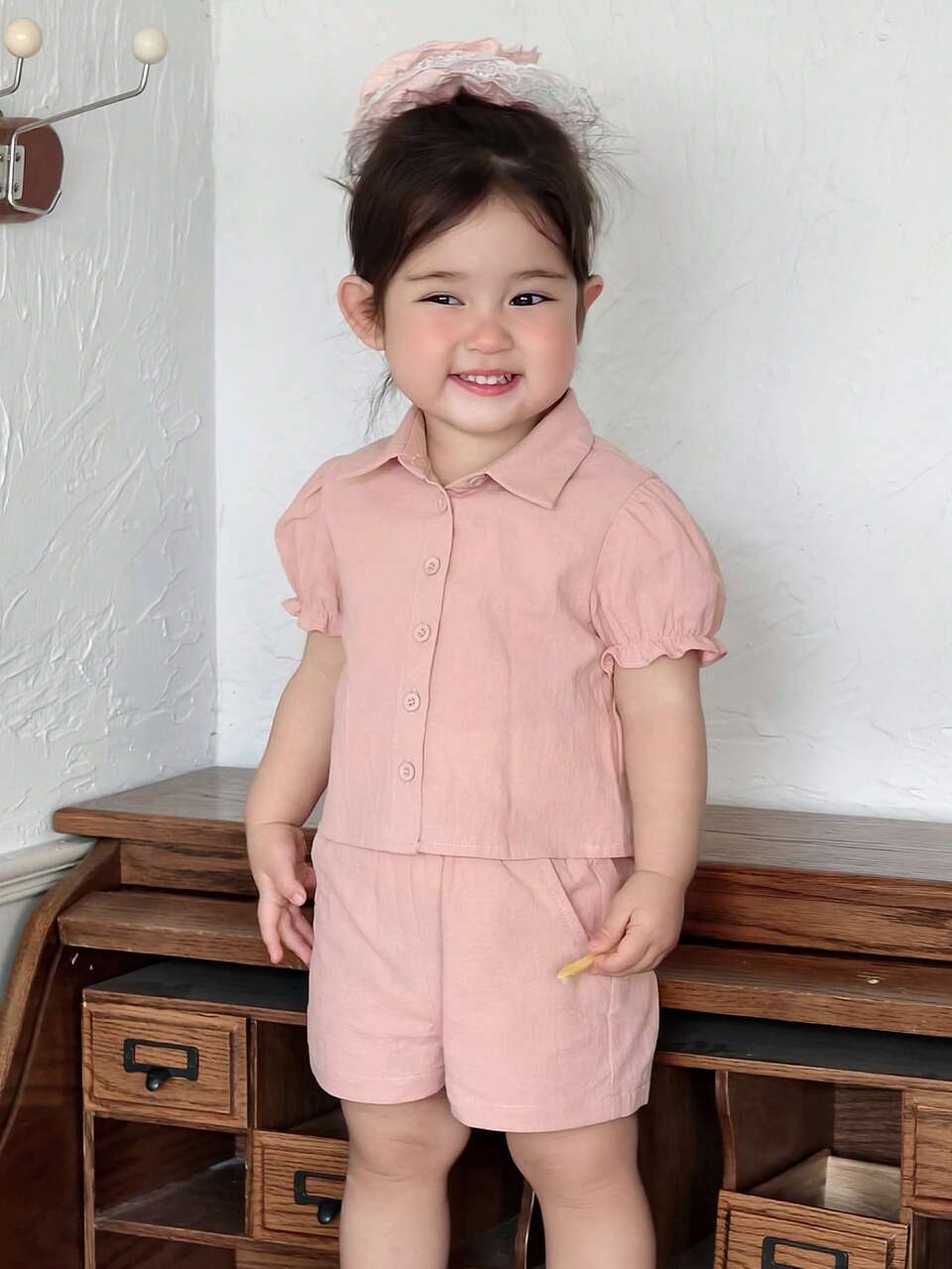 2pcs/Set Toddler Girls' Collared Solid Color Korean Style Pink Short Sleeve Ruffle Hem Shirt And Shorts Set
