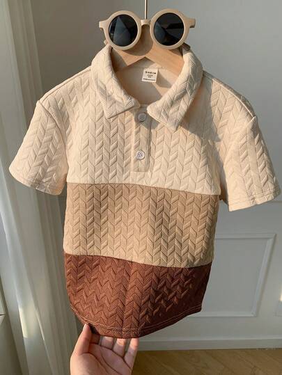 SHEIN 男童纹理面料简约廓形卡其色撞色Polo衫，休闲学院风，舒适时尚，百搭实用，柔软面料，适合日常穿着、旅行、户外活动、度假、海滩度假、夏季、节日、春夏穿着。