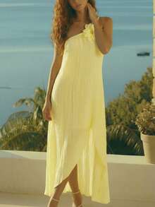 CAJUNI One-Shoulder Maxi Dress With 3D Flower Appliques, Butter Yellow. - Yellow - View 4