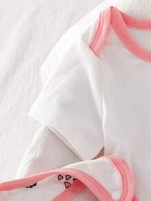 SHEIN 5件套新生儿男女宝宝信封领大象印花连体衣+松紧腰全印花裤+帽子、手套和围兜，休闲舒适柔软套装，适合夏季日常穿着或居家穿着 - 淺粉色 - 查看 3