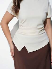 Maija 大码女士优雅收腰衬衫，休闲别致复古风，浪漫时尚，百搭；舒适、时尚、优雅、休闲，日常简约穿着，必备单品，纯色设计，适合假日休闲场合，得体优雅，商务休闲外套 - 杏色 - 查看 5