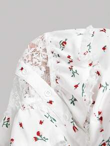 SHEIN MOD 白色和红色小碎花复古宫廷风荷叶边衬衫——复古浪漫，完美适合度假、约会、野餐、派对、舞会、节日和生日穿着；浪漫可爱的樱桃印花复古上衣，情人节、夏季、春季女装、嘉年华服装灯笼袖泡泡袖上衣 - 白色 - 查看 10