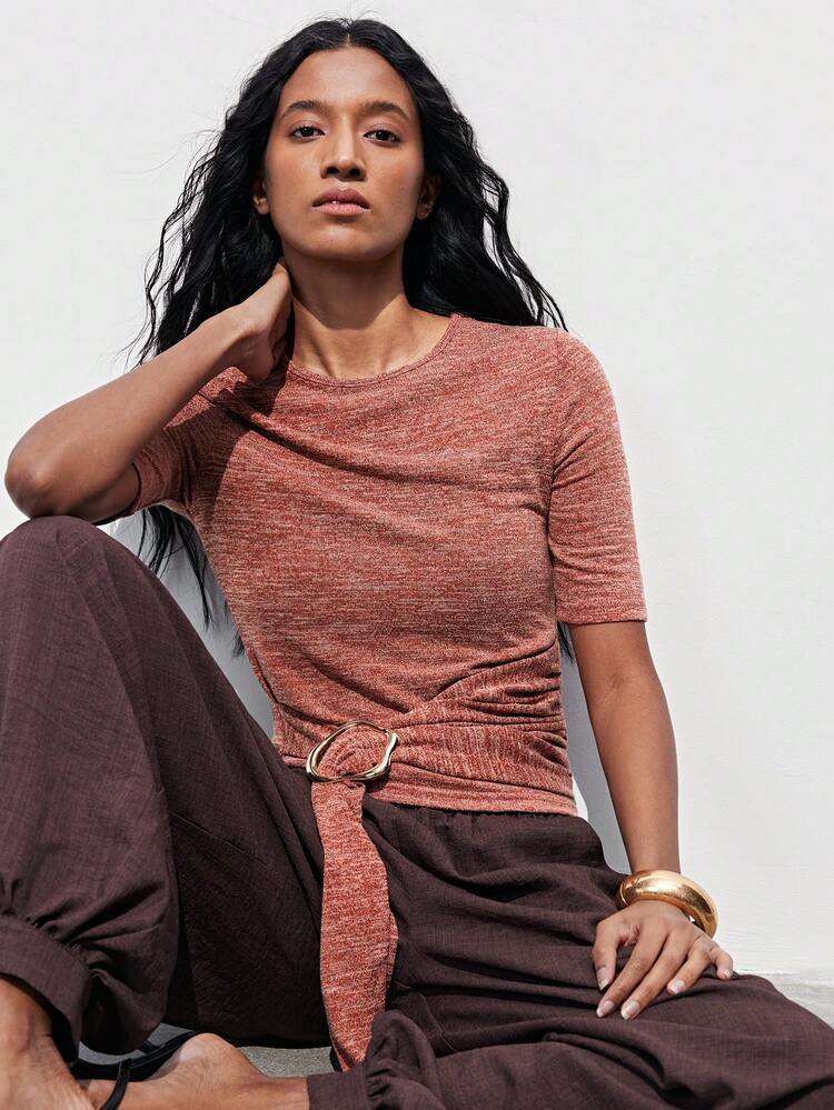 SHEIN Maija Women's Fashion Round Neck Short Sleeve T-Shirt With Unique Metallic Waist Design, Highlighting Modern And Stylish Look. Simple And Elegant, Comfortable And Easy To Wear, Versatile To Match Various Bottoms, Showcasing Feminine Fashion Charm And Graceful Figure