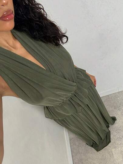 Glamine 两件套绿色薄纱不对称露背吊带无袖长裙套装，秋冬服装，节日派对嘉年华套装，街头服饰，女士夜店套装，约会套装，女士生日套装，尽显优雅气质，派对必备，万圣节套装，圣诞节套装