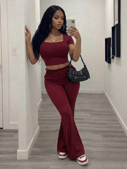 Slaydiva New Spring/Summer Vacation Casual Versatile Basic Burgundy Square Neck Short-Sleeved Cropped T-Shirt + Flared Pant With Gathered Waist, Women Two Pieces Set.Suitable For Valentine's Day, Dates, Wedding Guest Outfits, Wedding Season,Party, Gatherings, Holidays, Concerts, Sexy Clubs, Nightclubs, Everyday Outings, New Year's, Revelry, Brunch Outfits, Hot Girl, Vacation.Airport Outfit,Casual -Z
