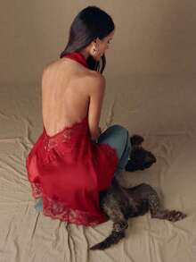 SHEIN BAE 优雅蕾丝拼接露背吊带背心，性感缎面无袖上衣，适合派对、鸡尾酒会、正式场合、圣诞节、商务休闲等场合。 - 紅色 - 查看 6