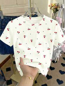 少女樱桃印花休闲圆领短袖T恤，适合日常穿着，夏季百搭