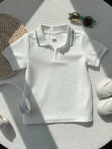 SHEIN 男童白色纹理面料Polo衫，休闲舒适，时尚百搭，面料柔软，适合日常穿着、旅行、户外活动、度假、派对、夏季海滩度假、春夏穿着。