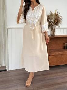 Vivie Lora 女士宽松V领中袖印花中长连衣裙 - 杏色 - 查看 1