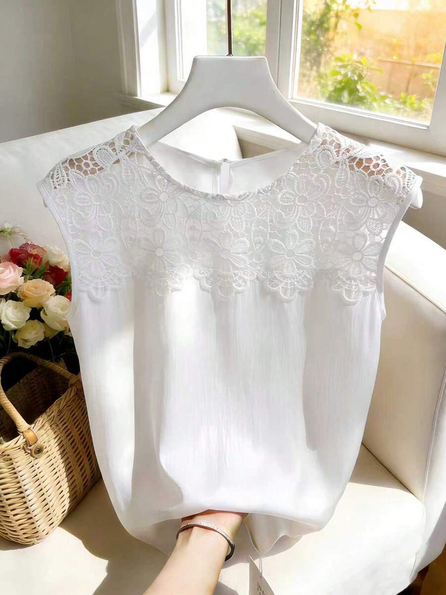 GlowEve 女士蕾丝拼接圆领休闲百搭背心 - 白色 - 查看 1