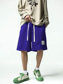 Manfinity Hypemode Quần short nam màu xanh dương đậm, có chi tiết chữ cái và dây rút, cạp chun, quần short nam dáng rộng, quần short phong cách đường phố, quần short hai lớp. - Màu tím - Xem 3