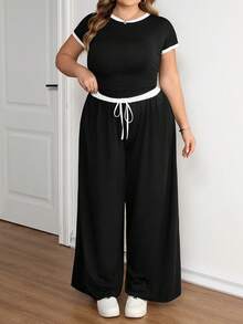 SHEIN CURVE+ Bộ áo thun và quần dài phối màu đen trắng tương phản dành cho nữ cỡ lớn. - màu đen - Xem 2
