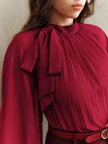 Anewsta 女士酒红色褶裥单肩蝴蝶结袖口喇叭袖休闲加大码衬衫，优雅百搭 - 酒紅色 - 查看 2