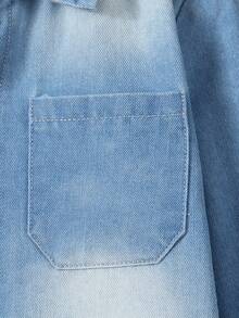 Genkimix Kids 这款男童时尚休闲长袖牛仔套装，采用简约宽松的翻领设计，上衣两侧配有渐变牛仔布口袋，搭配舒适的长裤。适合春秋季日常穿着、上学、旅行和休闲，是一款百搭的基础单品。 - 淺色水洗藍 - 查看 3