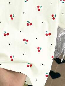 少女樱桃印花休闲圆领短袖T恤，适合日常穿着，夏季百搭