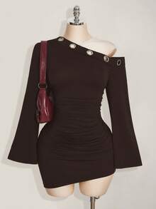 SHEIN ICON 大码女式金属孔眼不对称领修身连衣裙 - 棕色 - 查看 1
