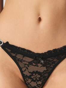 MISSGUIDED Tanga de encaje floral delicado con detalles de corazón de rhinestone, ropa interior para el Día de San Valentín, ocasiones especiales y romance - Negro - Ver 4